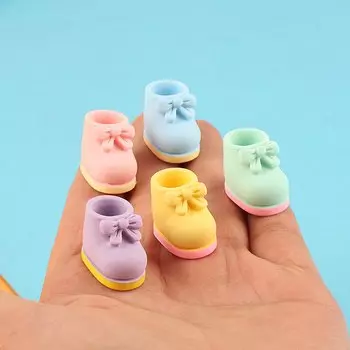 Миниатюрные фигурки обуви MINISO