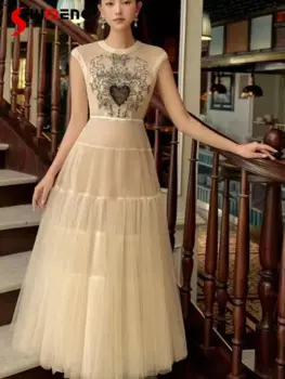 Мода 2024 Ранняя весна новое платье без рукавов с вышивкой с большим подолом Новое Сетчатое кружевное платье-трапеция без рукавов с высокой талией