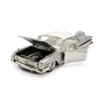 Модель автомобиля Chevrolet IMPALA из металлического сплава, 1:24, 1960