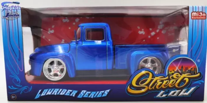 Модель автомобиля из металлического сплава, в масштабе 1:24, 1956