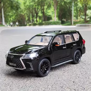 Модель автомобиля литая из сплава, в масштабе 1:18, LX570