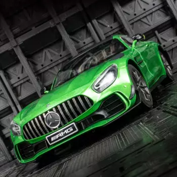 Модель автомобиля Mercedes-Benz AMG GT из сплава, 1:18