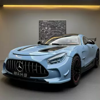 Модель автомобиля Mercedes-Benz AMG GT из сплава, 1:18