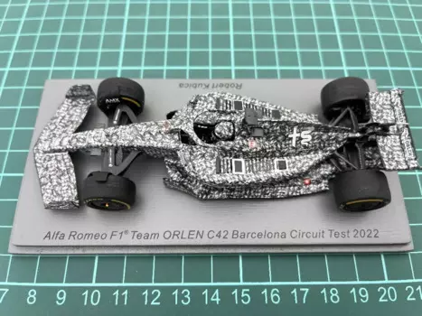 Модель автомобиля металлическая статическая в масштабе 1:43 F1 C42 2022