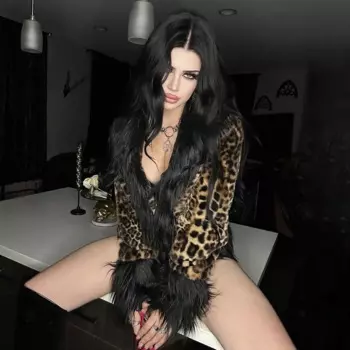 Модные пикантные женские плюшевые куртки с меховым воротником и леопардовым принтом с рукавами с отворотами из перьев и V-образным вырезом Теплая Флисовая Куртка Топы меховая верхняя одежда для зимы