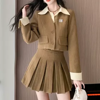 Модный маленький парный комплект из двух предметов Y2k, женская кофта и шорты со вставкой и искусственная кожа, женский костюм, 2024 Ins, корейский стиль