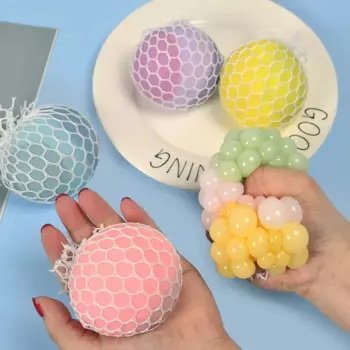 Мяч трёхцветный для сжимания виноградной муки, 7 см