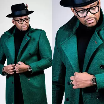 Мужское двубортное пальто с отложным воротником и карманами