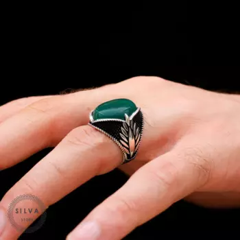Мужское кольцо из серебра 925 пробы с зелёным агатом и ониксом