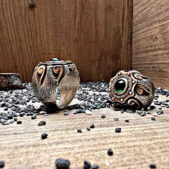 Мужское кольцо ручной работы из серебра 925 пробы с фианитами