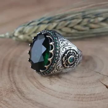 Мужское серебряное кольцо ручной работы с зеленым топазом