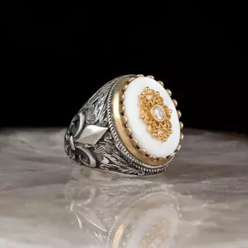 Мужское серебряное кольцо с перламутром и кубическим цирконием