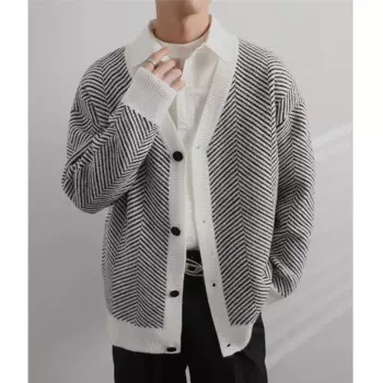 Мужской трикотажный кардиган в полоску, с V-образным вырезом