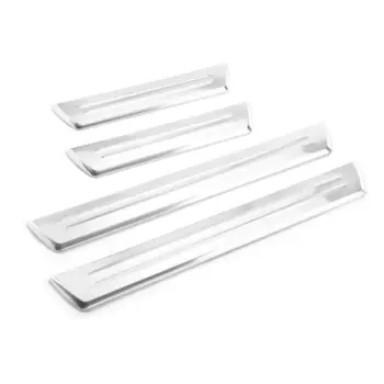 Накладки на пороги наружной двери для Toyota Hilux 2015-2021