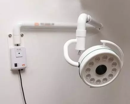 Настенный светодиодный хирургический светильник 36Вт