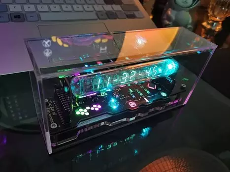 Настольные часы Arvin IV-18 cyberpunk