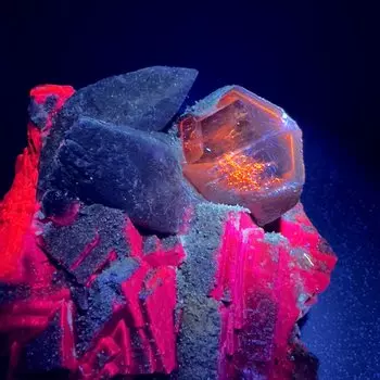 Натуральный красный флуоресцентный куб, 1495 г, Пакистан, черная роза, флюорит, минеральные образцы + кварц для лечения кристаллы и камни, камни