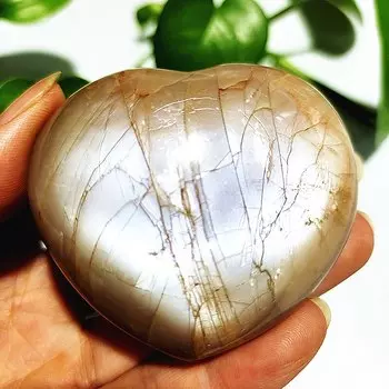 Натуральный оранжевый лунный камень сердце EBET