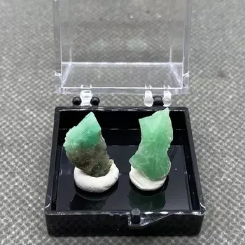 Натуральный зеленый изумруд TEGSTGKW