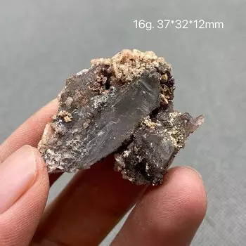 Необычный кристалл халькопирит