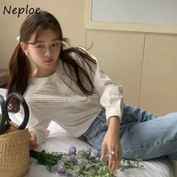 Neploe французская нишевая плиссированная кружевная Лоскутная универсальная рубашка с длинным рукавом Женская Осенняя Нежная Милая однотонная блузка с круглым вырезом 2024