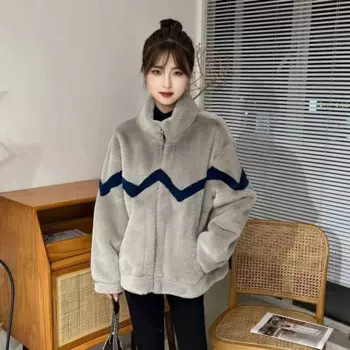 Новая весенняя женская меховая куртка европейского производства с искусственным мехом и травой, короткая модная женская куртка