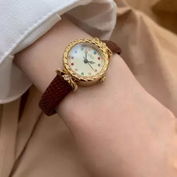 Новинка 2024 г., круглые часы с изысканным кожаным ремешком, небольшой циферблат, Кварцевые водонепроницаемые женские наручные часы Relaxo Femino