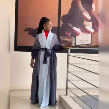 Новинка 2024, градиентная плиссированная юбка, рукав летучая мышь, воротник-шарф, Длинная ветровка, женская модная одежда