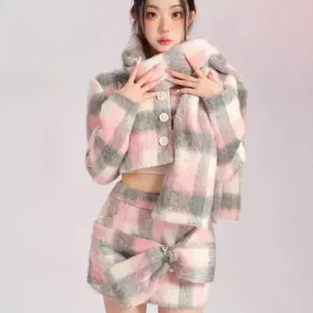 Новинка 2024, зимний модный клетчатый комплект из 3 предметов, женское меховое теплое короткое пальто + облегающая обтягивающая мини-юбка, костюм в Корейском стиле с бантом