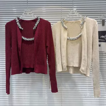 Новинка Осень 2024 шикарный серебристый Топ на бретельках с блестками и воротником + вязаный жакет кардиган комплект из двух предметов Женский Осенний трикотажный топ