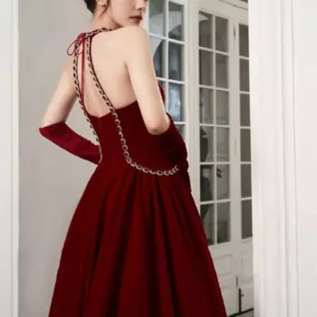 Новое нишевое бархатное платье с бретельками бордового цвета