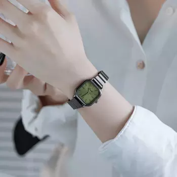 Новый нишевой кварцевый часы подслушивания, простые литературные женские маленькие квадратные часы, модные часы с ремешком для пианино