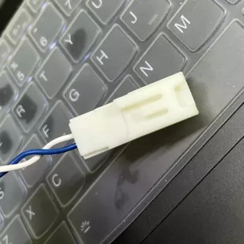 Новый разъем подходит для Toyota Camry Lexus overbearing JBL Средний низкочастотный динамик с отверстием 2P автомобильный проводной терминал