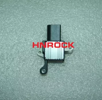 Новый регулятор напряжения генератора 13363100 IFX1773001S28 UD15454ARE IFX17730 арн1184 VRH2005237 104211-8181