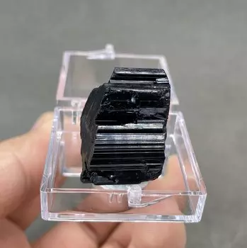 Образцы черного турмалина QIANCHUAN