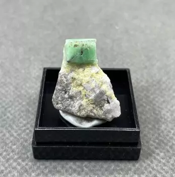 Образец минерала изумруда QIANCHUAN