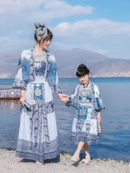 Одежда для родителей и детей Miao женский костюм батик элементы этнический стиль Tujia сценический костюм фотография Новинка