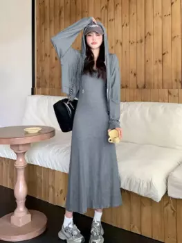 Осенне-зимний хлопковый комплект из двух предметов для женщин свитшот с капюшоном и платье на бретельках женский серый элегантный подходящий костюм большого размера