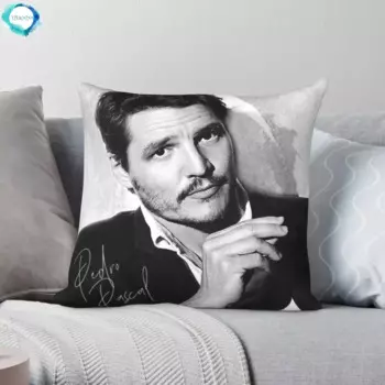 Наволочка MINISO Pedro Pascal B&W II, полиэстер