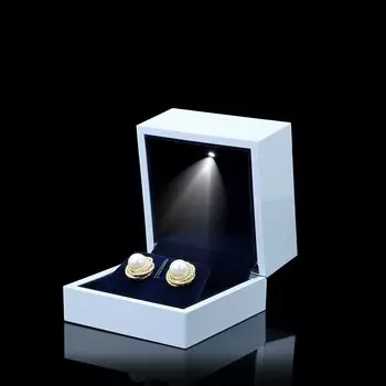 Пластиковая подставка для украшений JMjermyn