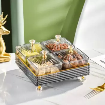 Пластиковая тарелка для сладостей