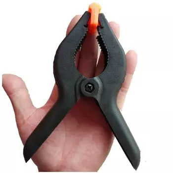 Пластиковый пружинный зажим Countryman Tools