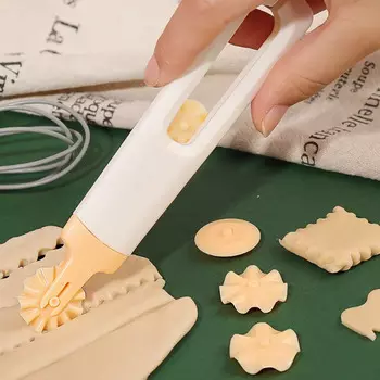 Пластиковый роликовый резак для теста MOONBIFFY