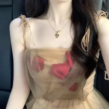 Платье на одно плечо с пышной юбкой, в стиле ретро