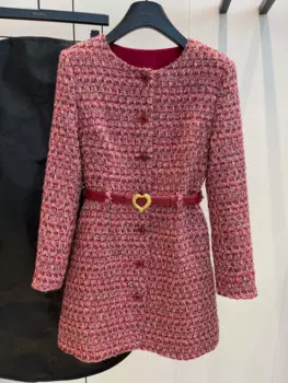 Платье с длинным рукавом и поясом, на пуговицах