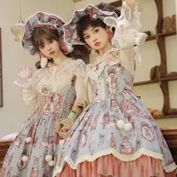 Платье с вышивкой и овечьими ушами