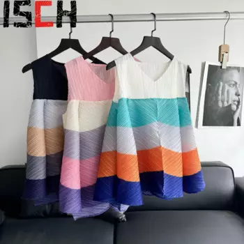 Плиссированная футболка без рукавов с V-образным вырезом и подолом