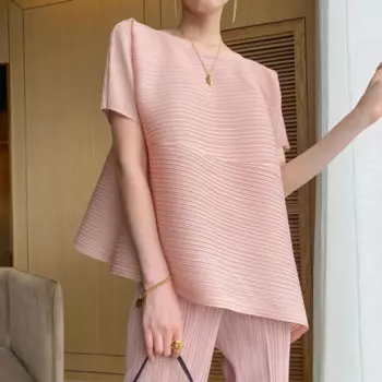 Плиссированная угловая футболка с плиссировкой, лето 2024, высококачественные плиссированные Нестандартные Свободные маленькие парфюмерные футболки большого размера с коротким рукавом