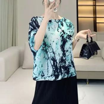 Плиссированные Топы для женщин, новинка 2024, летняя нишевая дизайнерская свободная футболка с принтом, плотная тонкая футболка с рукавом до локтя, женская одежда