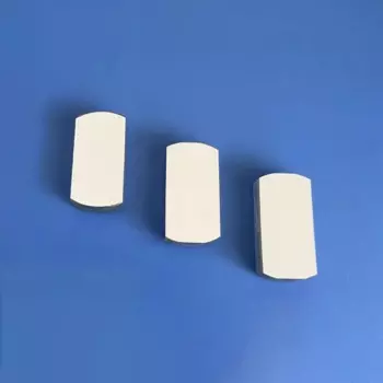 Прямоугольный плоский вогнутый алюминиевый отражатель 25,4x12,7 мм f110мм радиус кривизны R = 220 мм защитное алюминиевое покрытие